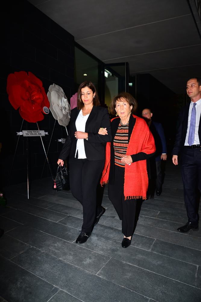 ARTER KAPILARINI AÇTI 