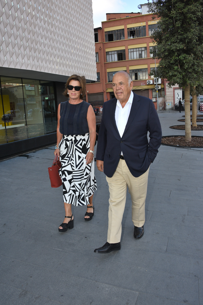 ARTER KAPILARINI AÇTI 