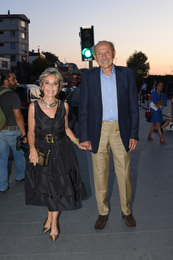 ARTER KAPILARINI AÇTI 