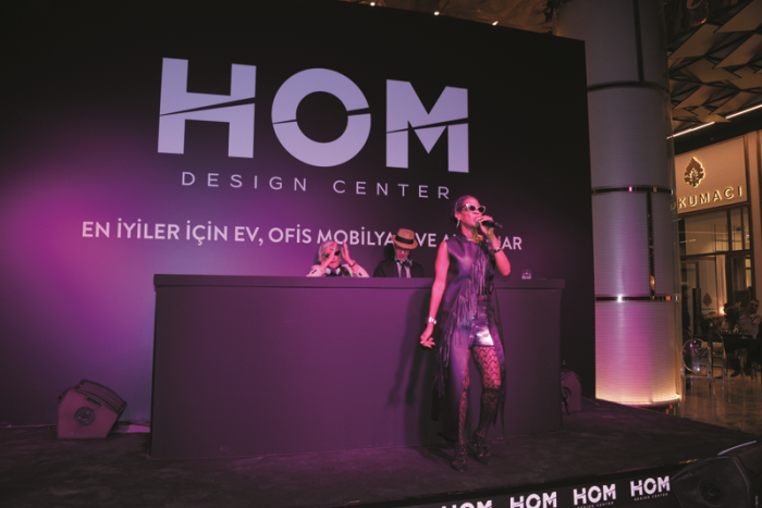 BİRİNCİ YIL DÖNÜMÜNE MUHTEŞEM KUTLAMA