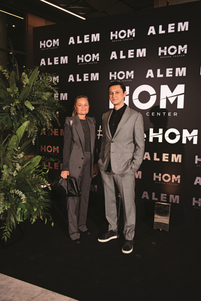 BİRİNCİ YIL DÖNÜMÜNE MUHTEŞEM KUTLAMA