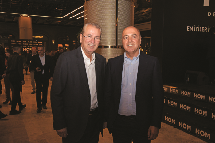 BİRİNCİ YIL DÖNÜMÜNE MUHTEŞEM KUTLAMA