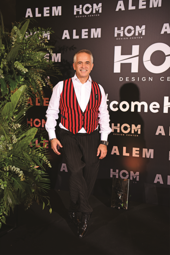 BİRİNCİ YIL DÖNÜMÜNE MUHTEŞEM KUTLAMA