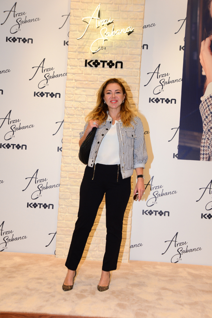 STİLİNİ TASARIMLARA YANSITTI