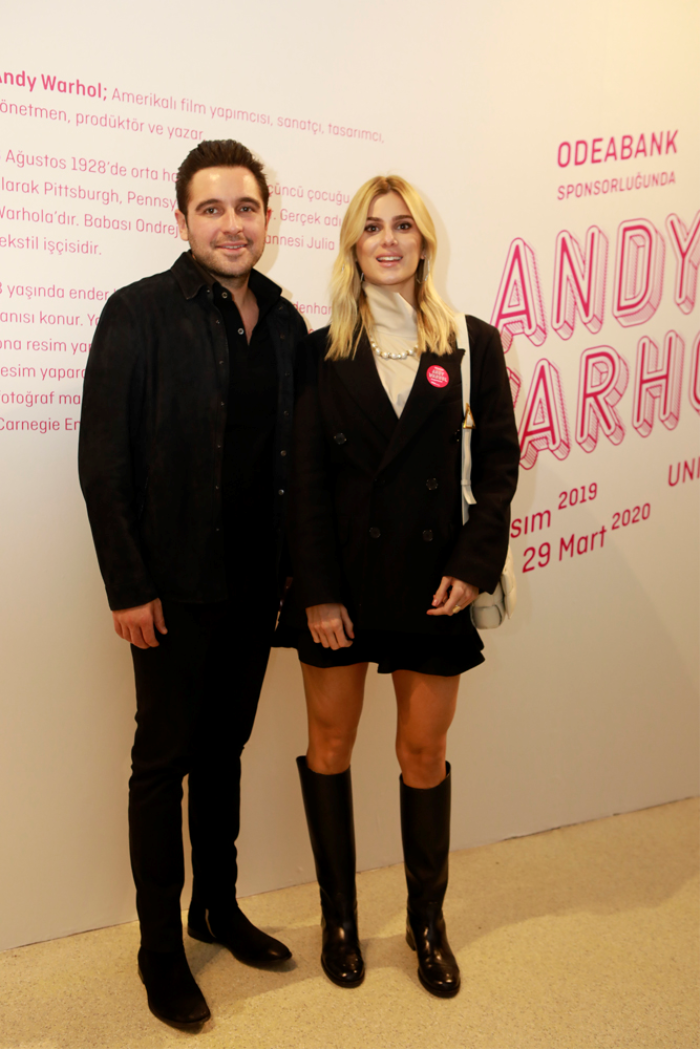 ANDY WARHOL SERGİSİ SANATSEVERLERLE BULUŞTU