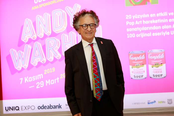 ANDY WARHOL SERGİSİ SANATSEVERLERLE BULUŞTU