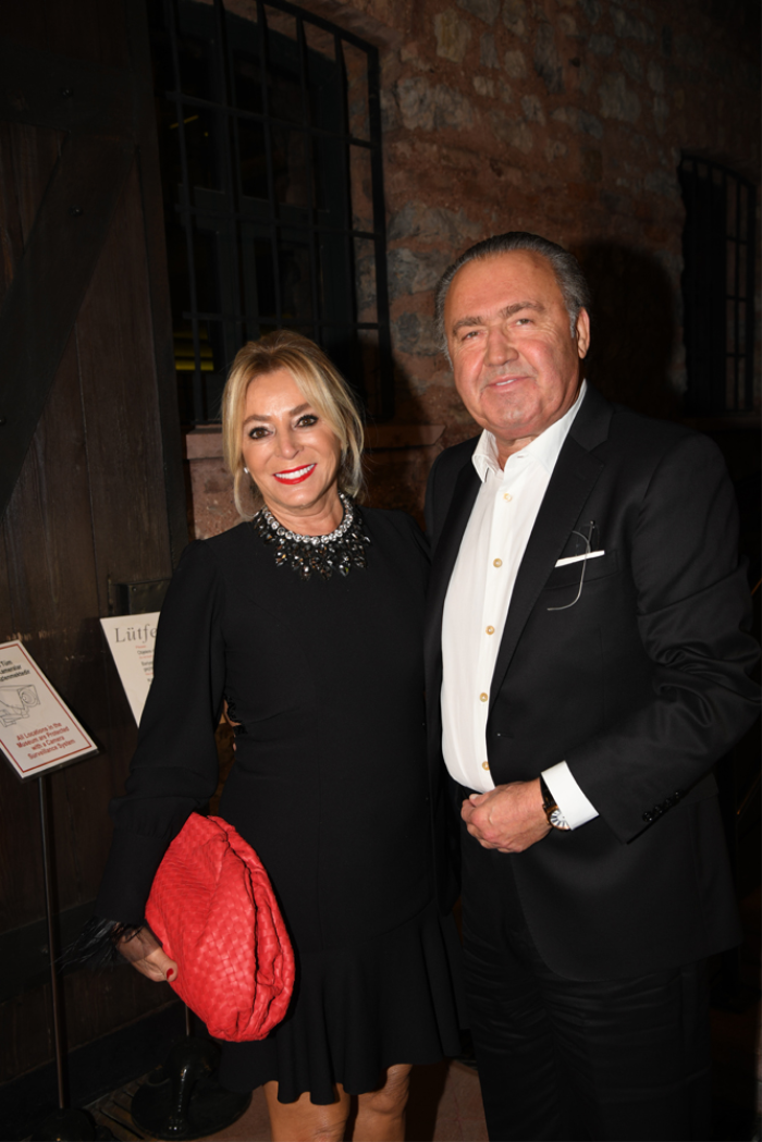 BİRLİKTE REKLAM YÜZÜ OLDULAR