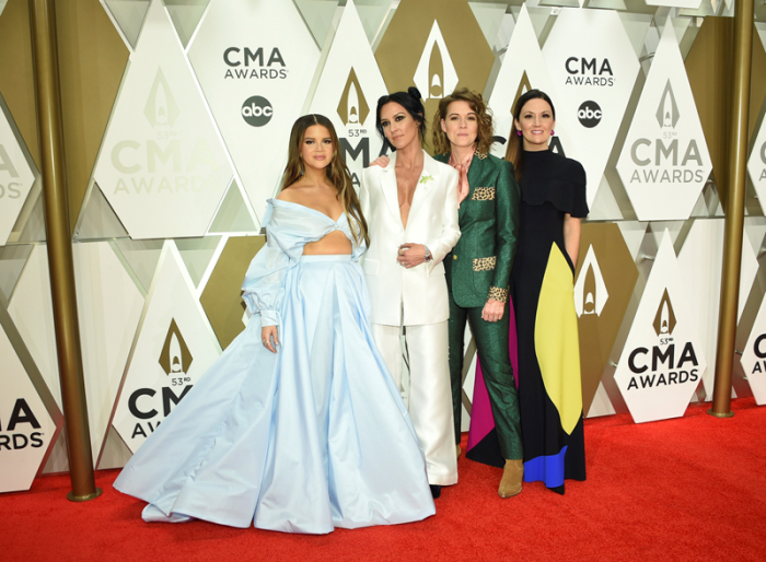 CMA ÖDÜLLERİ’NDE KIRMIZI HALI