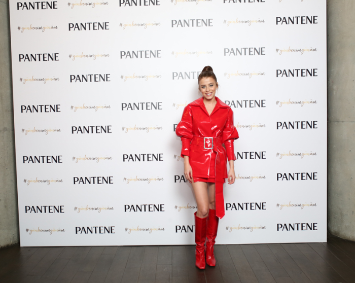 YENİ MARKA ELÇİSİ DEMET ÖZDEMİR