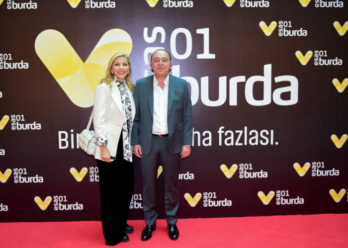 İŞ VE SANAT DÜNYASI AÇILIŞTA BULUŞTU