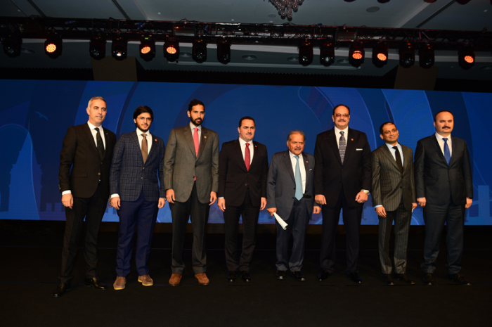 OTEL AÇILIŞINA GÖRKEMLİ GECE