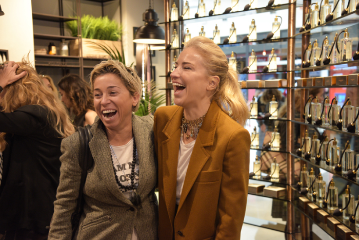 İSTANBUL KOKAN EŞARPLAR