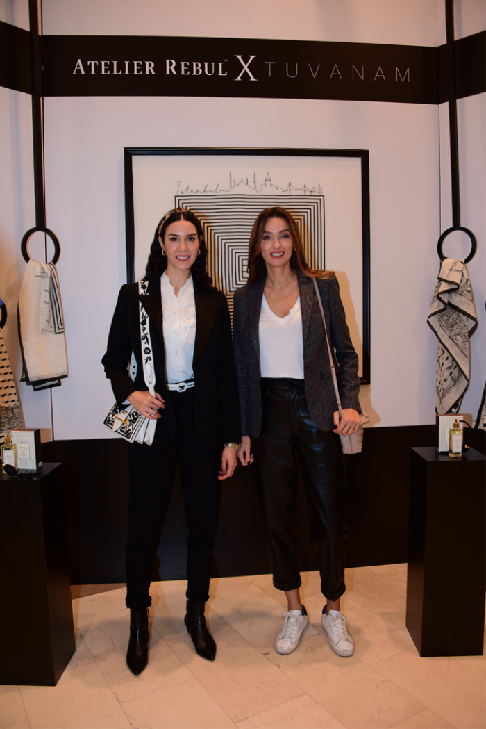 İSTANBUL KOKAN EŞARPLAR