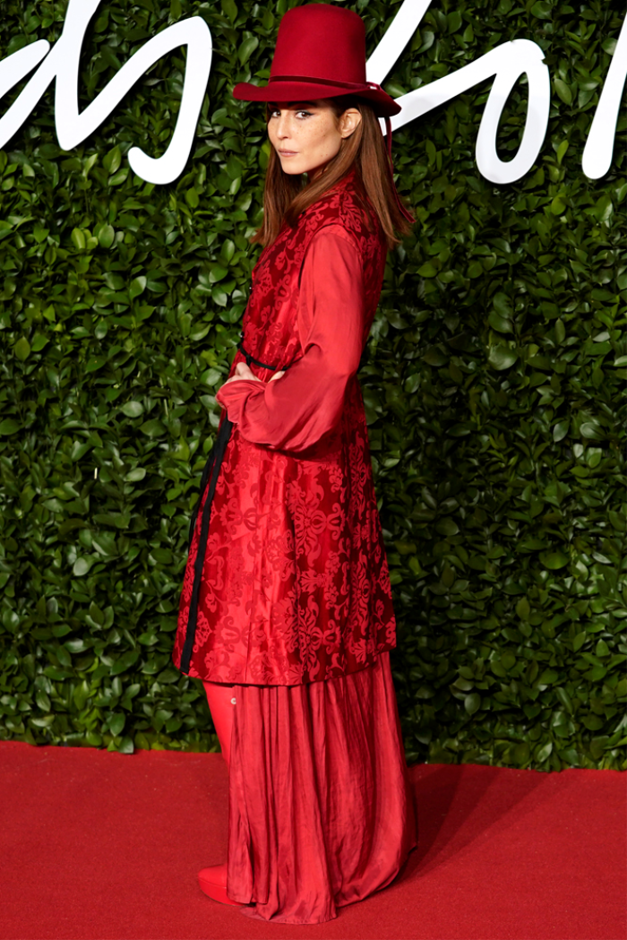 İNGİLİZ MODA ÖDÜLLERİNDE YILDIZLAR PARLADI