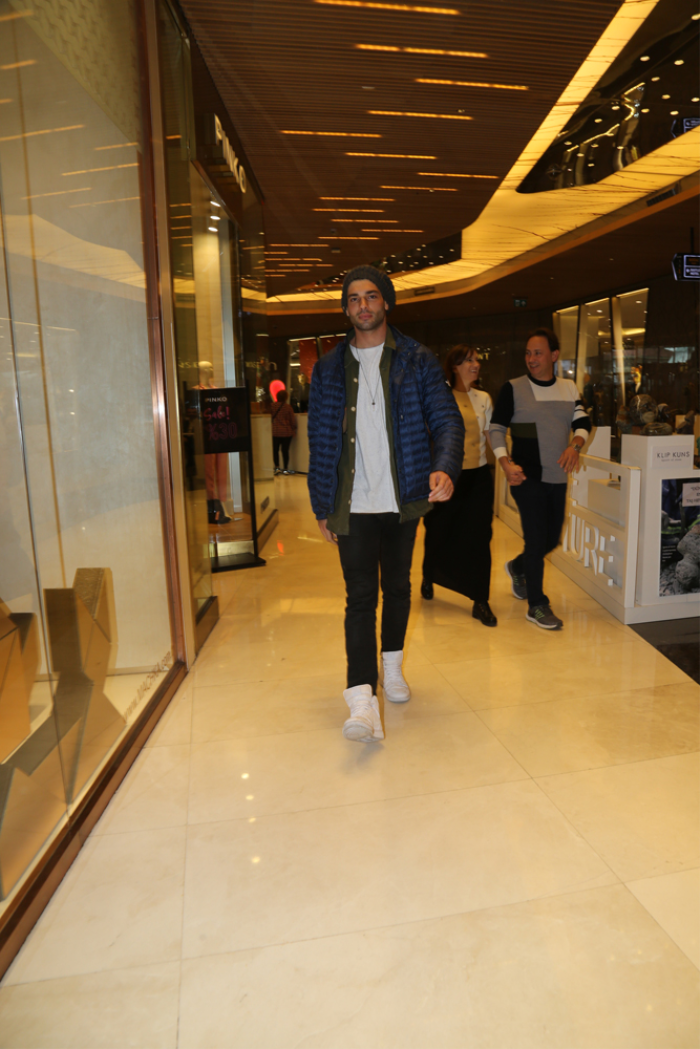 İSTANBUL'DA KİM, NEREDE?