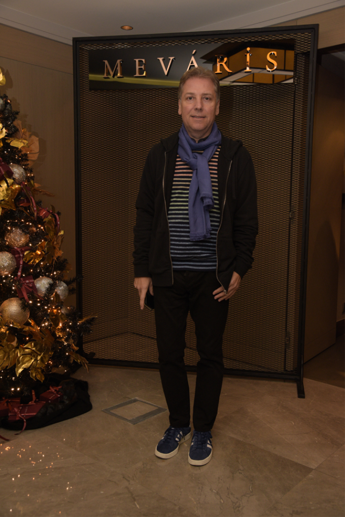 YENİ BUTİKTE YILBAŞI COŞKUSU