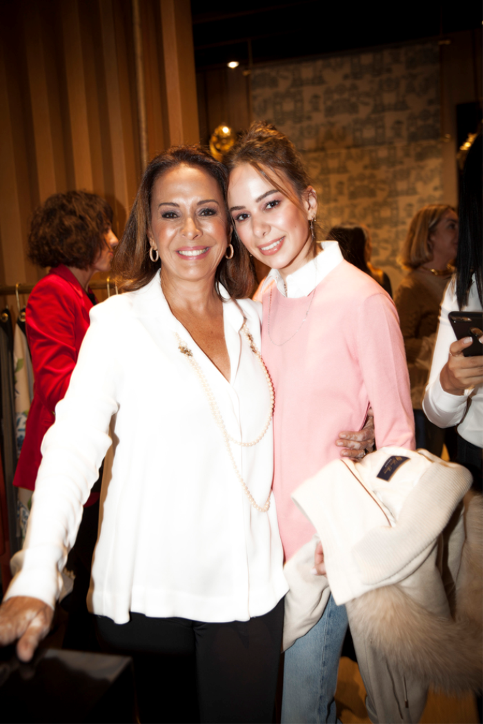 YENİ YIL DAVETİYLE EĞİTİME KATKI