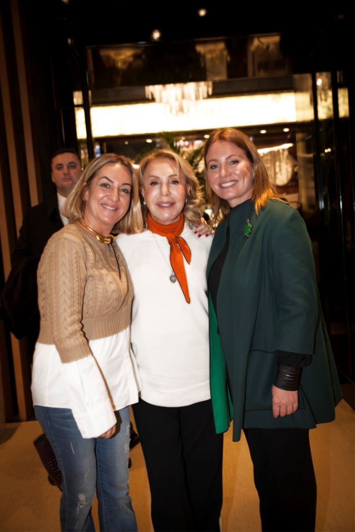 YENİ YIL DAVETİYLE EĞİTİME KATKI