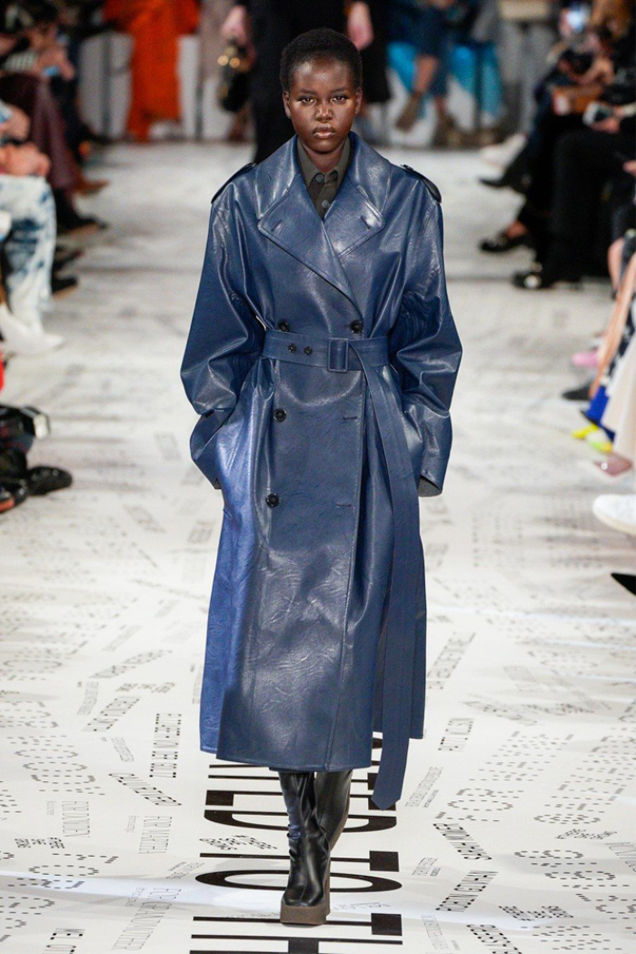 TREND: DERİ TRENÇKOTLAR