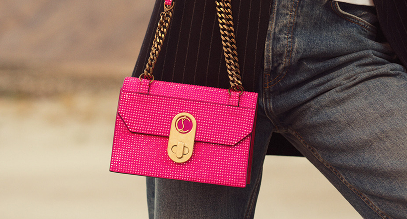LOUBOUTIN’DEN İKONİK ÇANTA