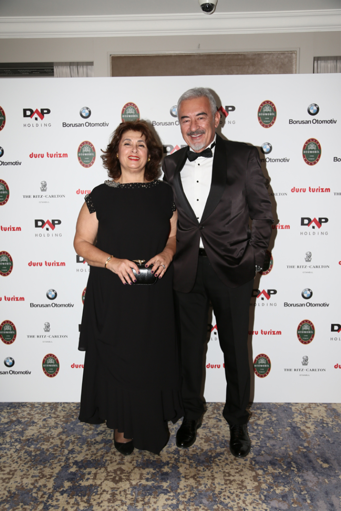 KLASİK OTOMOBİL TUTKUNLARINA BALO 