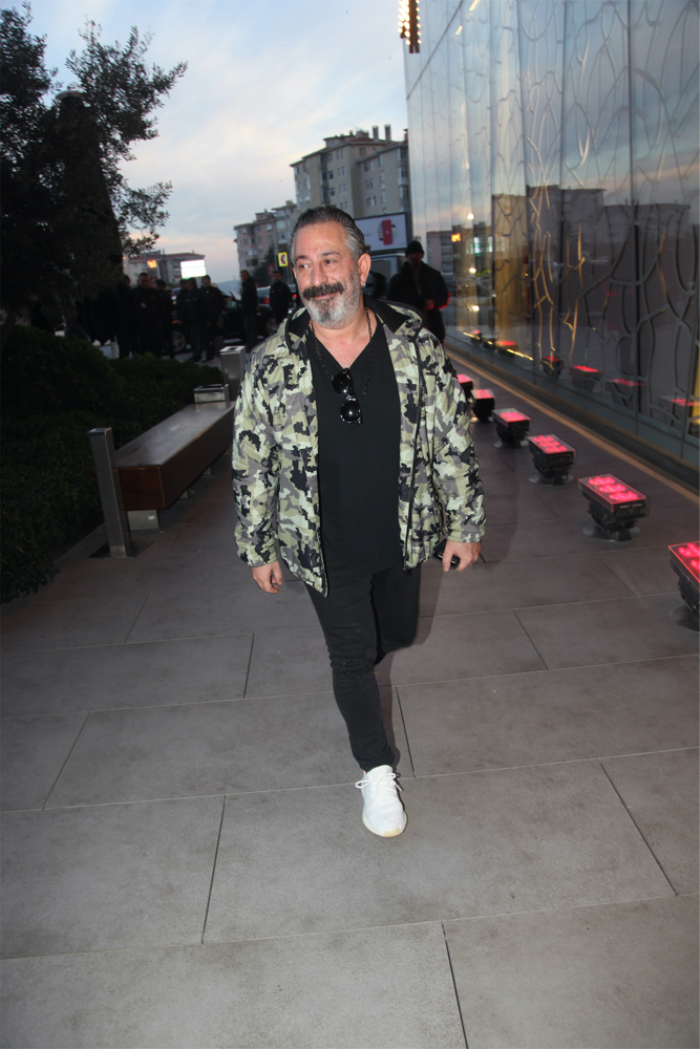 İSTANBUL CADDELERİ