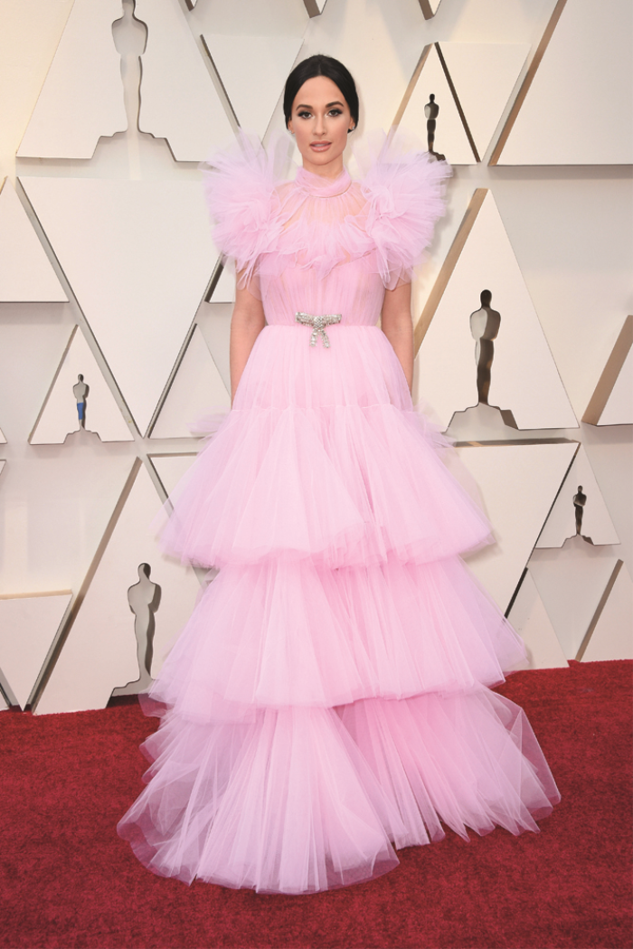 KIRMIZI HALIDA ÜNLÜ İSİMLERİN KARNESİ