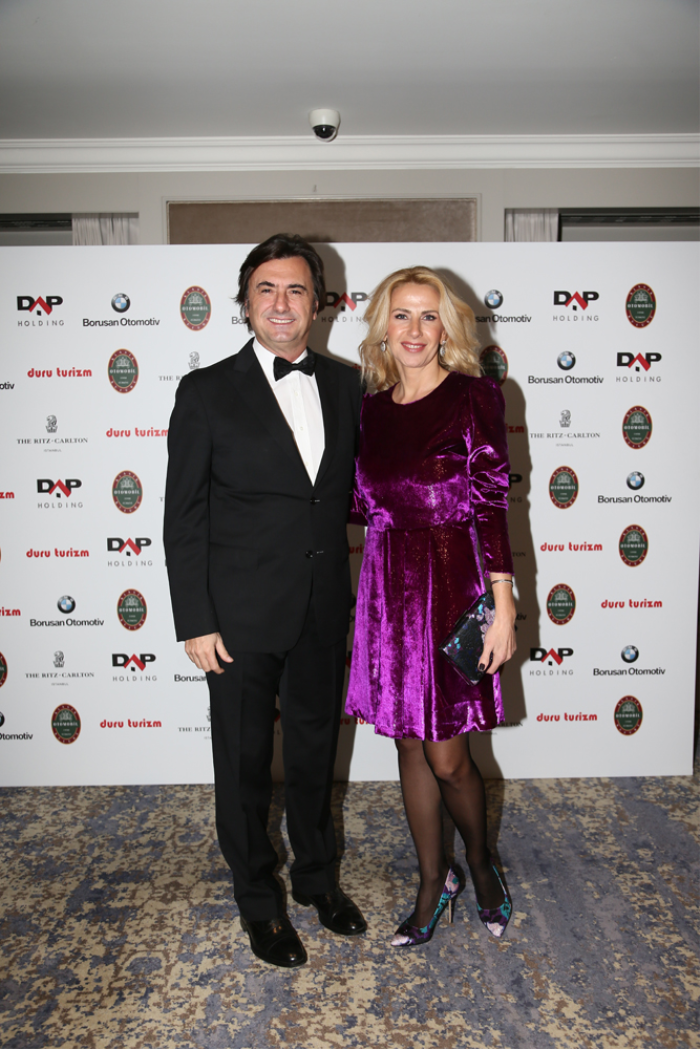 KLASİK OTOMOBİL TUTKUNLARINA BALO 