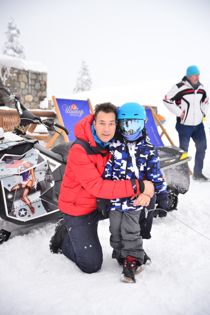 ÜNLÜ İSİMLER YENİ YILI ULUDAĞDA KARŞILADI