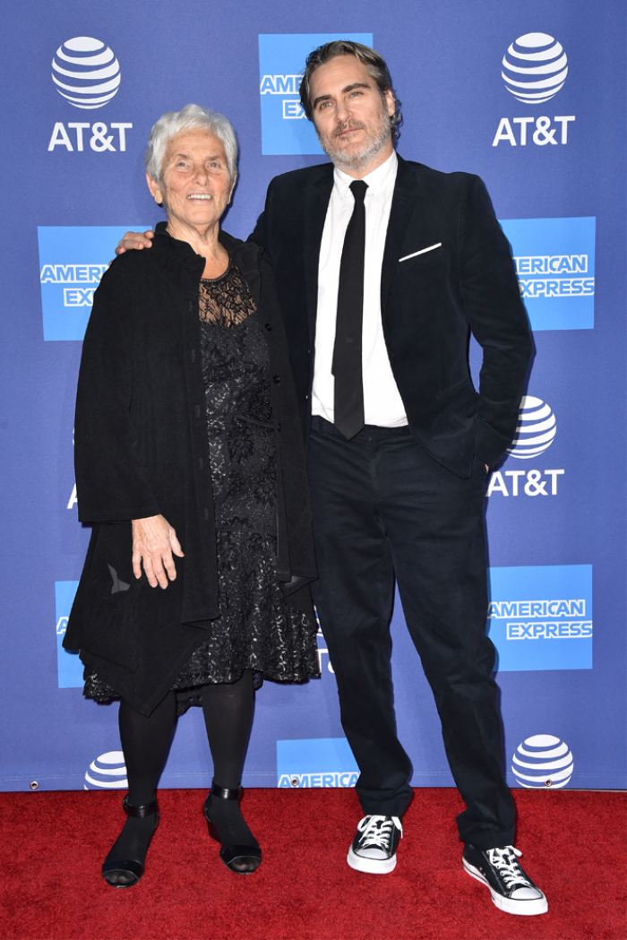 31. PALM SPRINGS ÖDÜLLERİ KIRMIZI HALI STİLLERİ