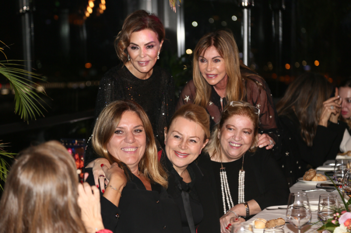 FERYAL GÜLMAN’DAN SÜRPRİZ KUTLAMA