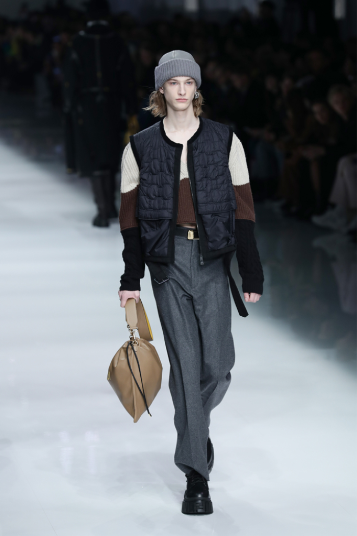 FENDI MİLANODA YENİ KOLEKSİYONUNU TANITTI