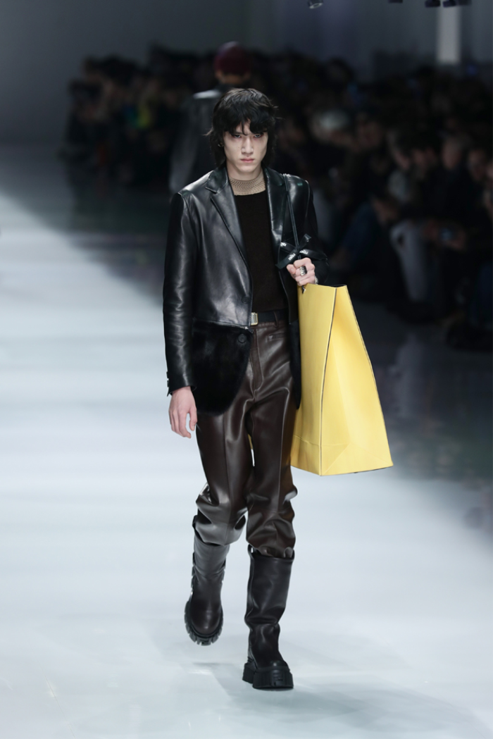 FENDI MİLANODA YENİ KOLEKSİYONUNU TANITTI