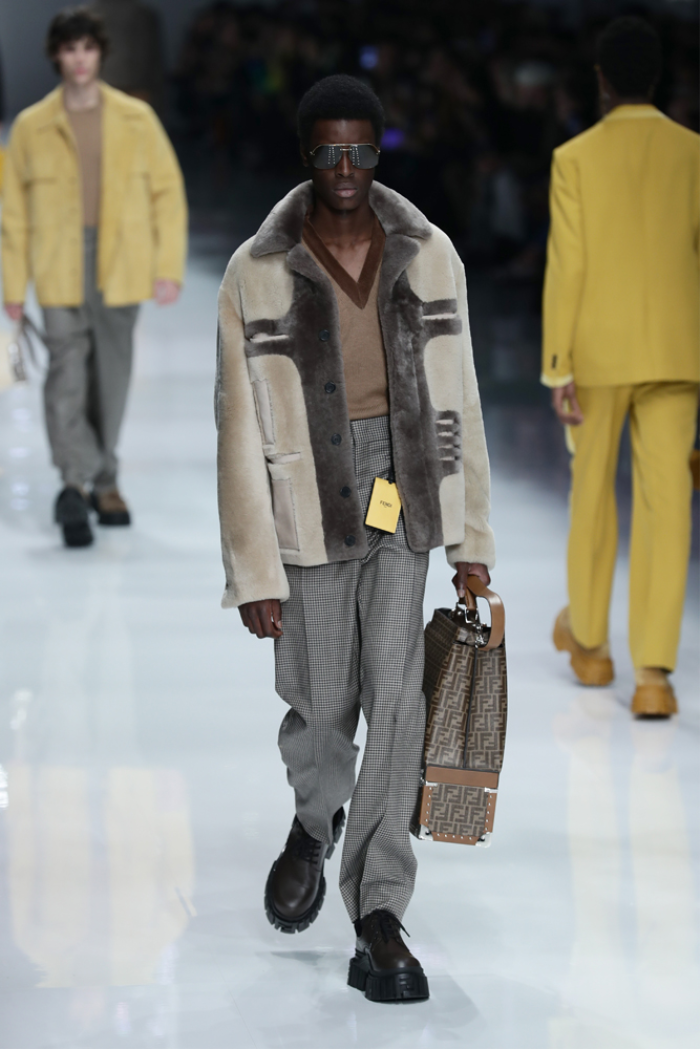 FENDI MİLANODA YENİ KOLEKSİYONUNU TANITTI