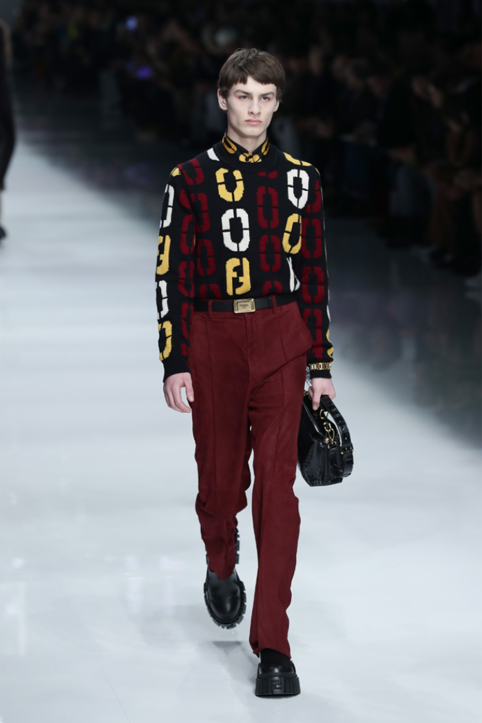 FENDI MİLANODA YENİ KOLEKSİYONUNU TANITTI