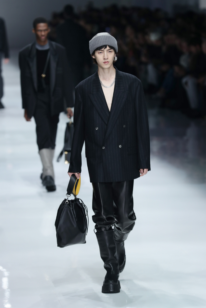 FENDI MİLANODA YENİ KOLEKSİYONUNU TANITTI