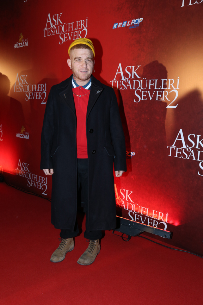 AŞK TESADÜFLERİ SEVER 2 FİLMİNİN GALASI YAPILDI