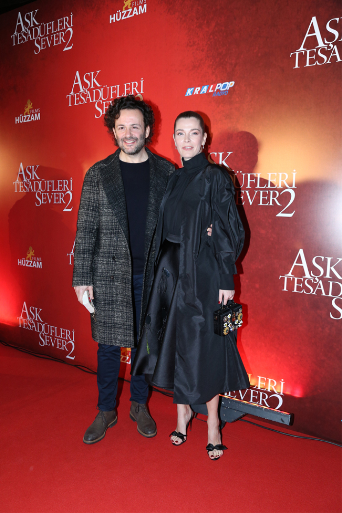 AŞK TESADÜFLERİ SEVER 2 FİLMİNİN GALASI YAPILDI