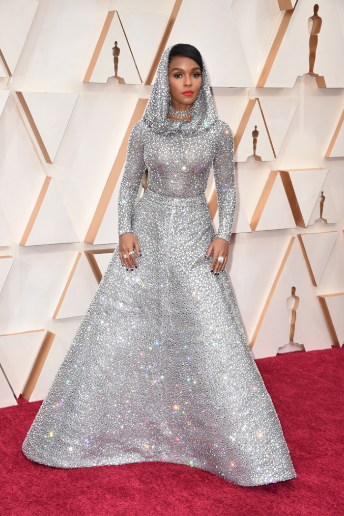 KIRMIZI HALIDA ŞIKLIK YARIŞI