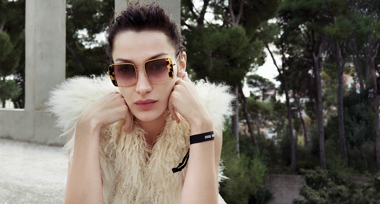 BELLA HADID VE LILA MOSS İLE BİRLİKTEYİZ!