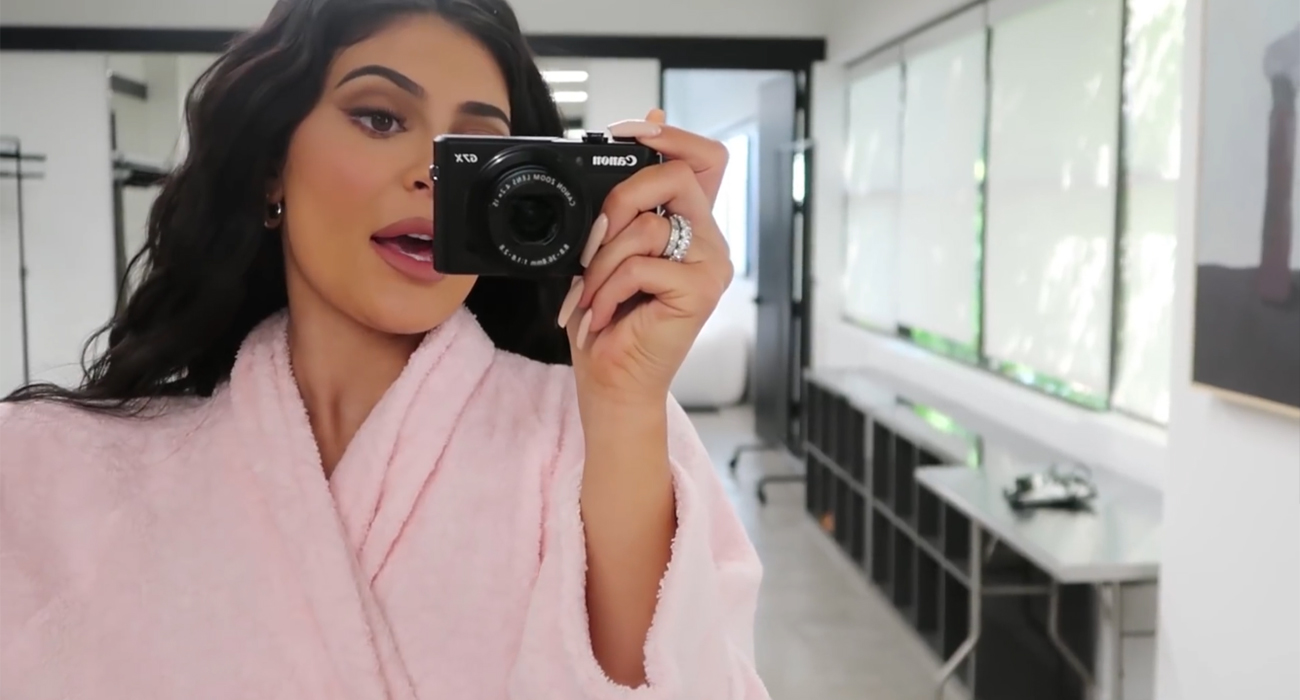 ÜNLÜ MODELLERİN YOUTUBE KANALLARI