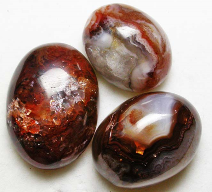 BURÇLAR VE DOĞAL TAŞLAR  