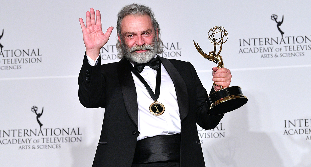 HALUK BİLGİNER İNGİLİZ DİZİSİNDE BAŞROLDE