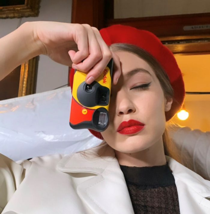 ANALOG FOTOĞRAFA MERAK SALAN ÜNLÜLER