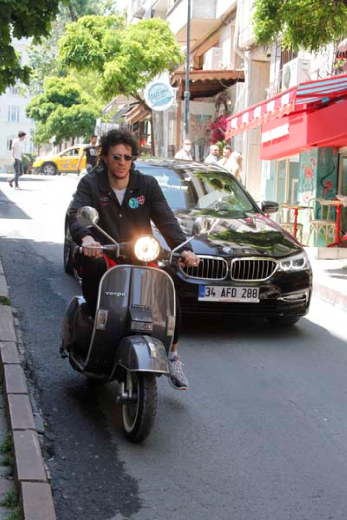 CADDELERİN NABZINI TUTANLAR