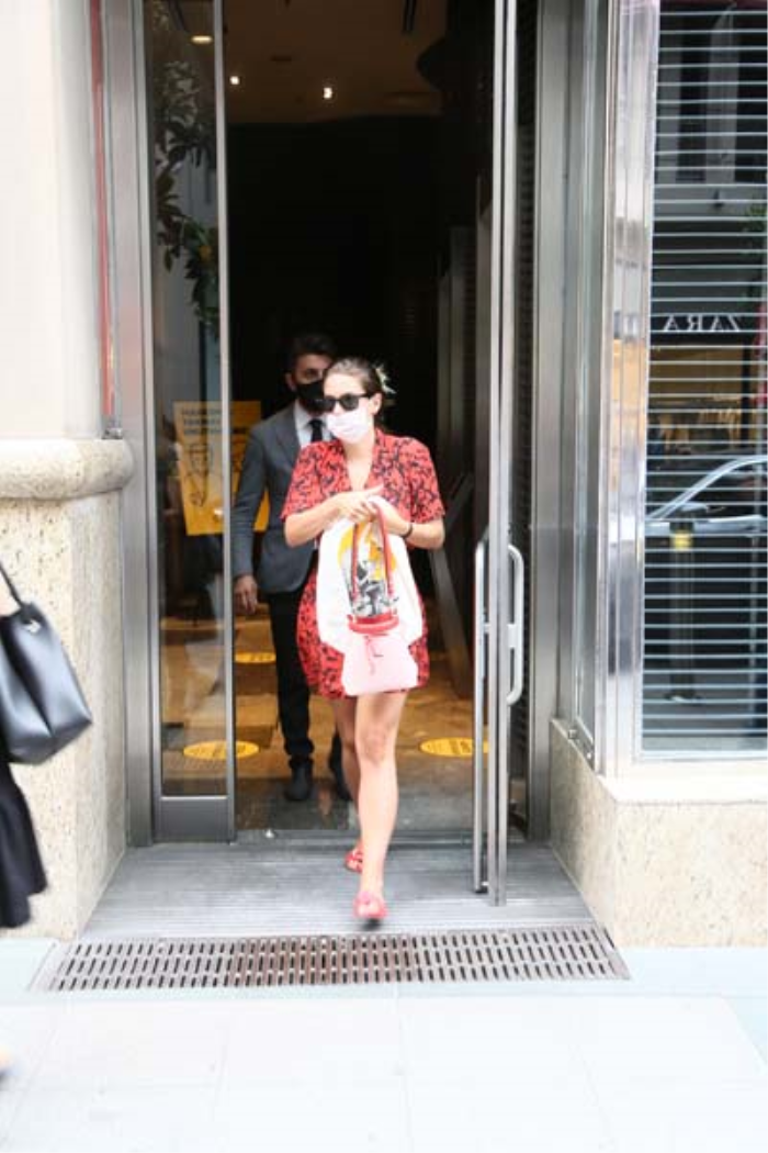 CADDELERDE KARŞIMIZA ÇIKANLAR