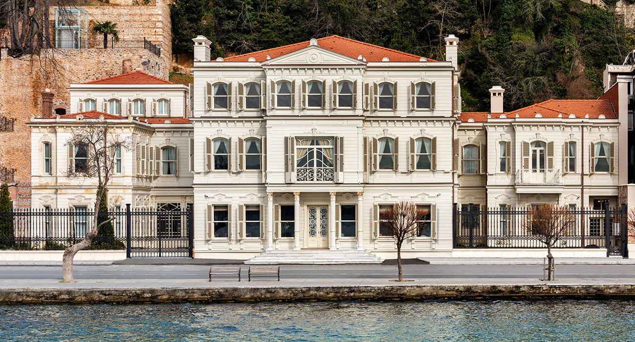 BOĞAZA NAZIR: SIX SENSES KOCATAŞ MANSIONS İSTANBUL