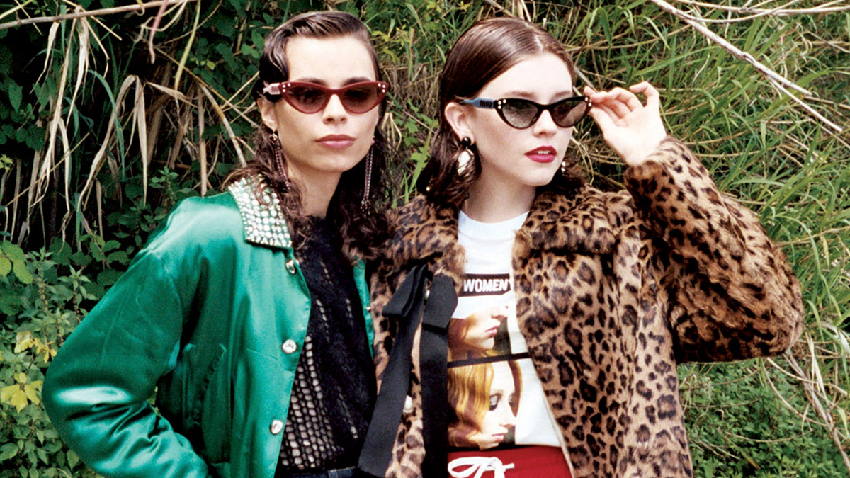 Bir Miu Miu Kızı Nasıl Giyinir?