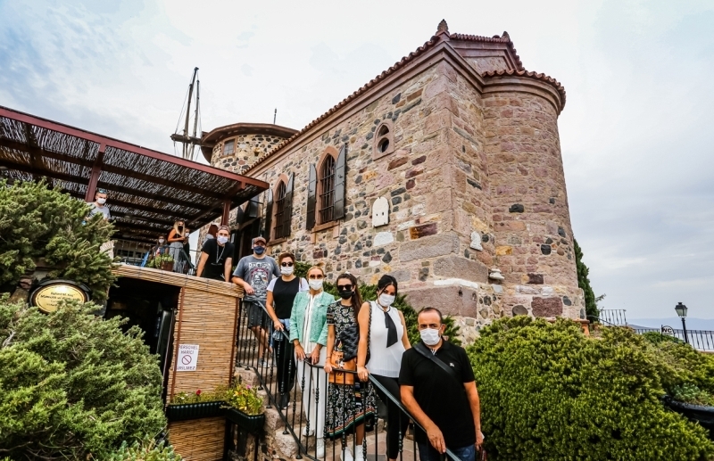 ‘Her Şehri Ünlüsüyle Geziyoruz' Cunda'da