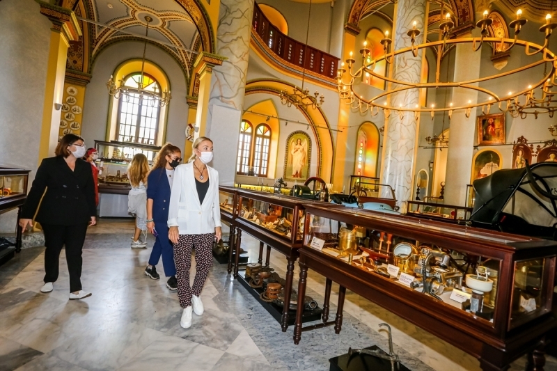 ‘Her Şehri Ünlüsüyle Geziyoruz' Cunda'da